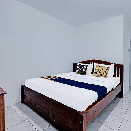 Spot On 91916 Joglo Doyong Homestay Syariah